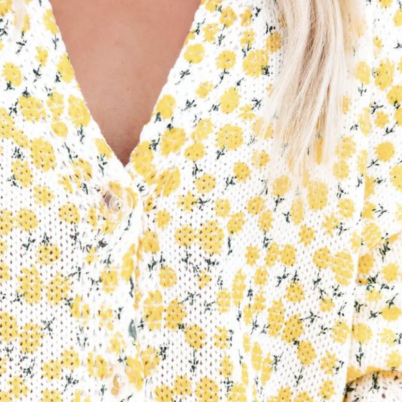 VICI Women's NWT NEW! Fresh as a Daisy Button Front Knit Cardigan Yellow… - Picture 5 of 14
